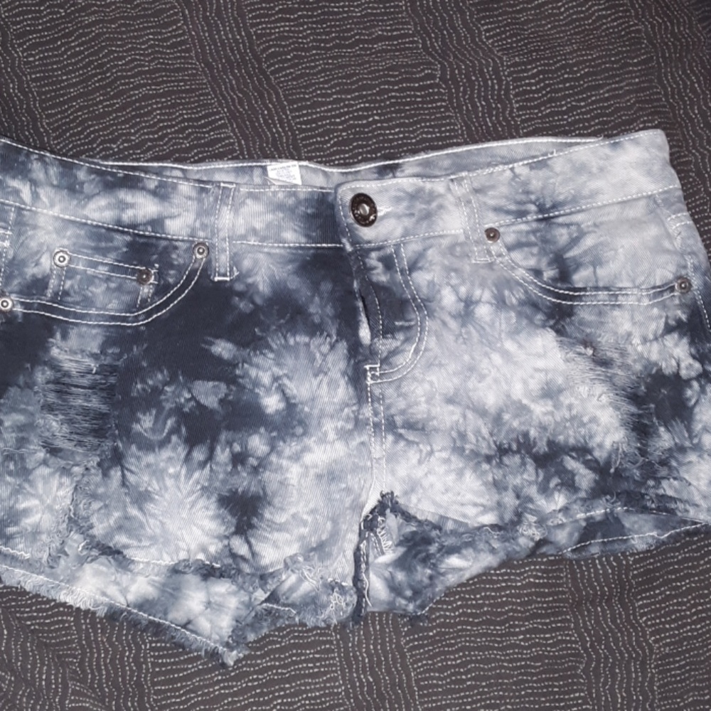 Piper & Blue Distress Acid Wash Jean Shorts